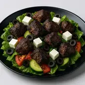 Greek Salad With Grilled Beef
