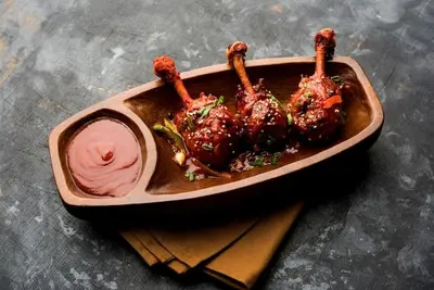 Chicken Lollypop Schwan Sauce