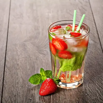 Strawberry, lime & mint