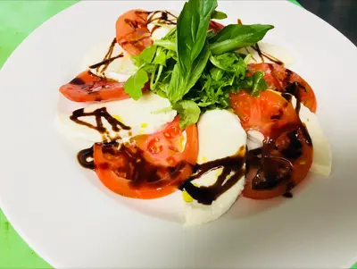 CAPRESE SALAD