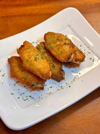 CHICKEN WINGS