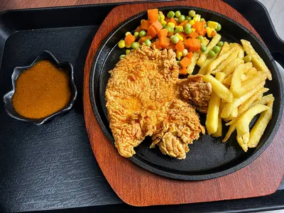 CRISPY CHICKEN STEAK
